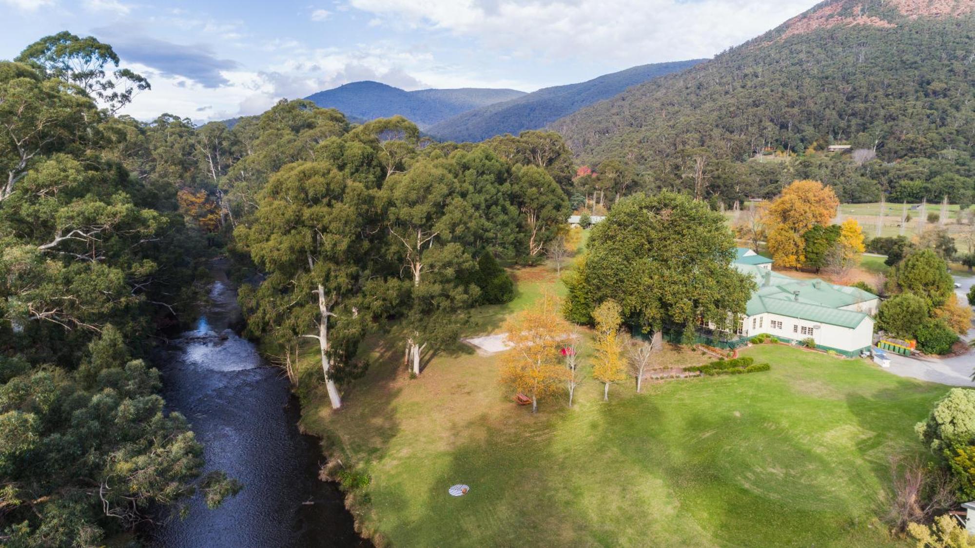 Oscar'S On The Yarra Hotel Warburton Buitenkant foto
