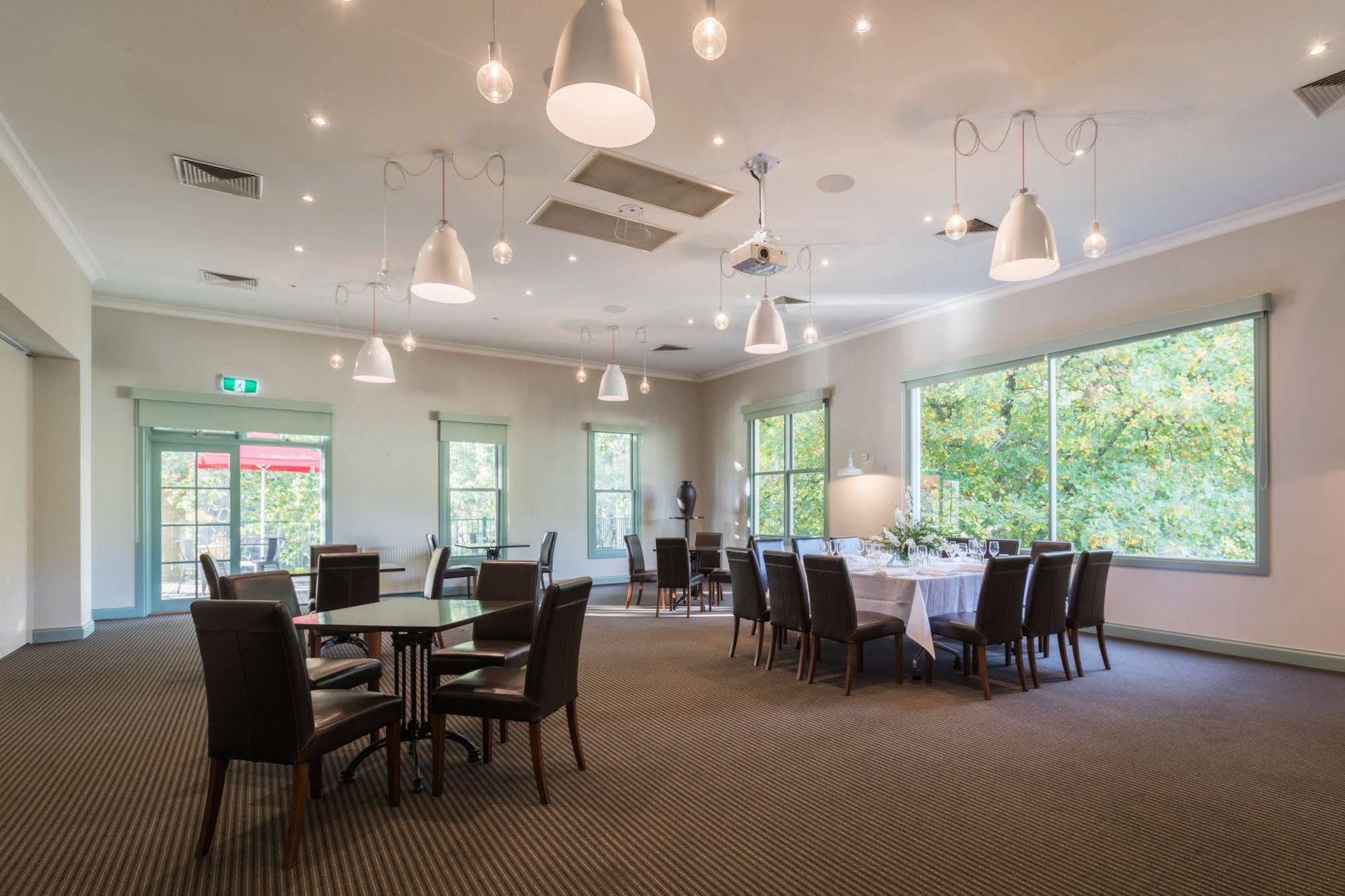 Oscar'S On The Yarra Hotel Warburton Buitenkant foto