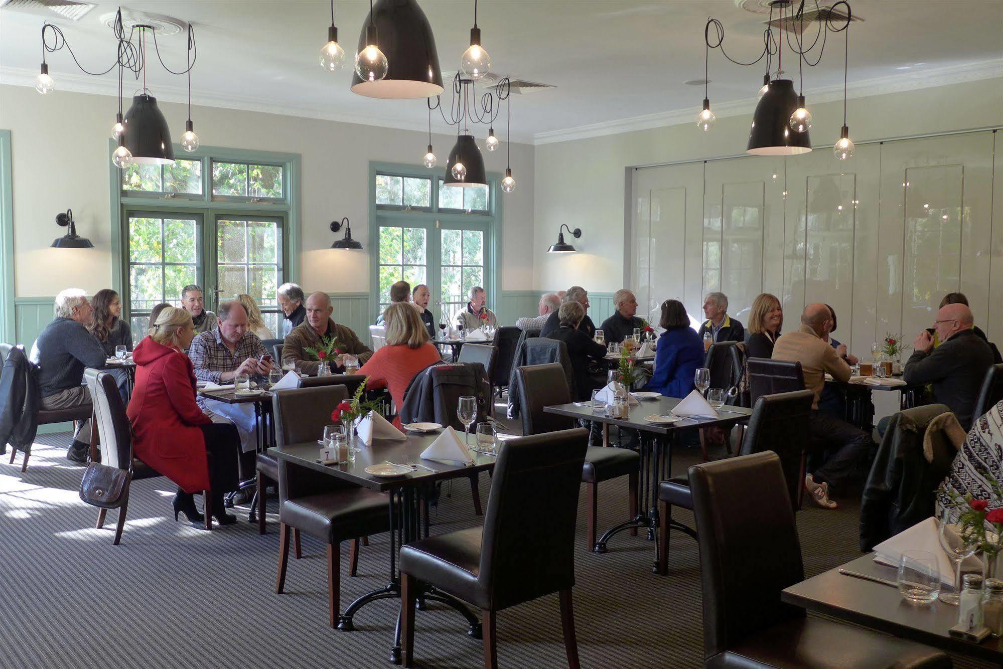 Oscar'S On The Yarra Hotel Warburton Buitenkant foto