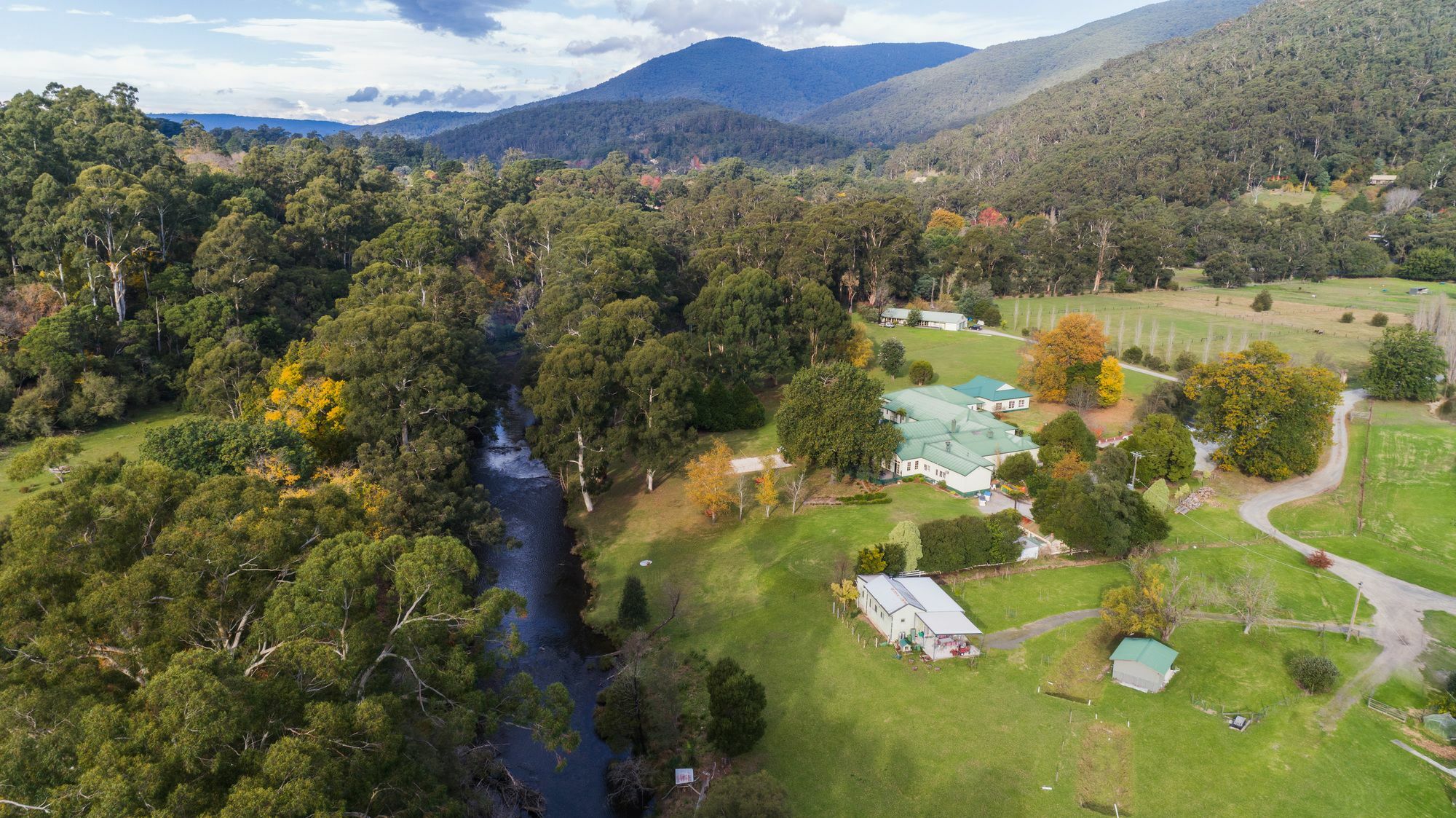 Oscar'S On The Yarra Hotel Warburton Buitenkant foto