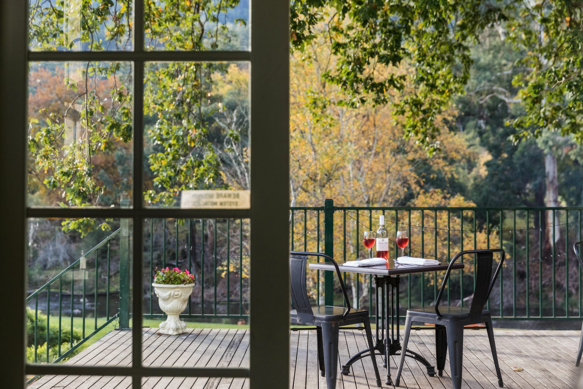 Oscar'S On The Yarra Hotel Warburton Buitenkant foto